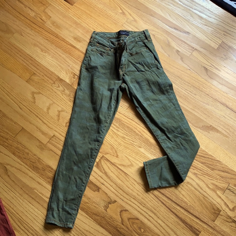 Camo skinny jeans